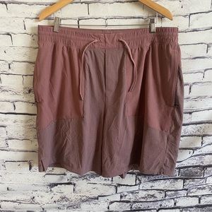 lululemon athletica Men's Athletic Shorts in Dusty Rose XXL